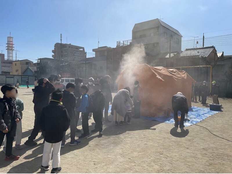 写真:煙幕脱出体験