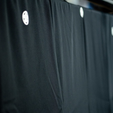 写真:名古屋黒紋付染