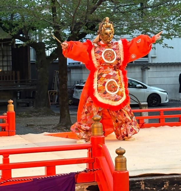 舞楽の様子の写真