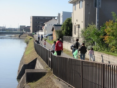 写真:清掃の様子