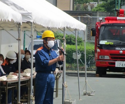 写真：区長の講評の様子