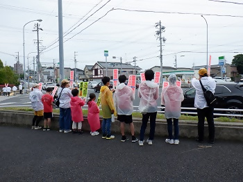 写真：子ども会一斉交通安全キャンペーンの様子