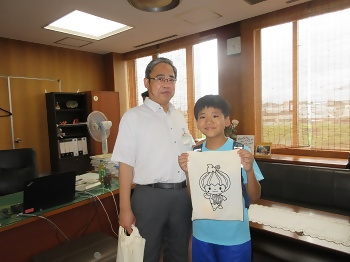 写真：記念品贈呈（大会準優勝）