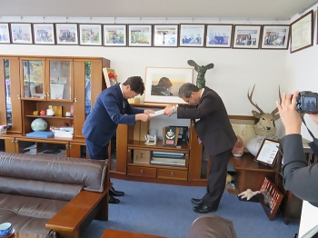 写真：社長へ感謝状