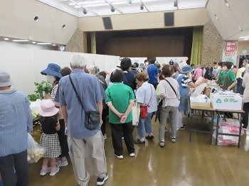 写真：環境バザーの様子