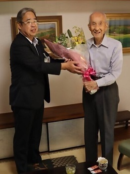 記念品贈呈の写真