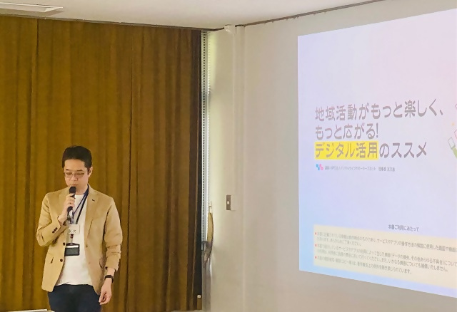 写真：友次進氏の講演