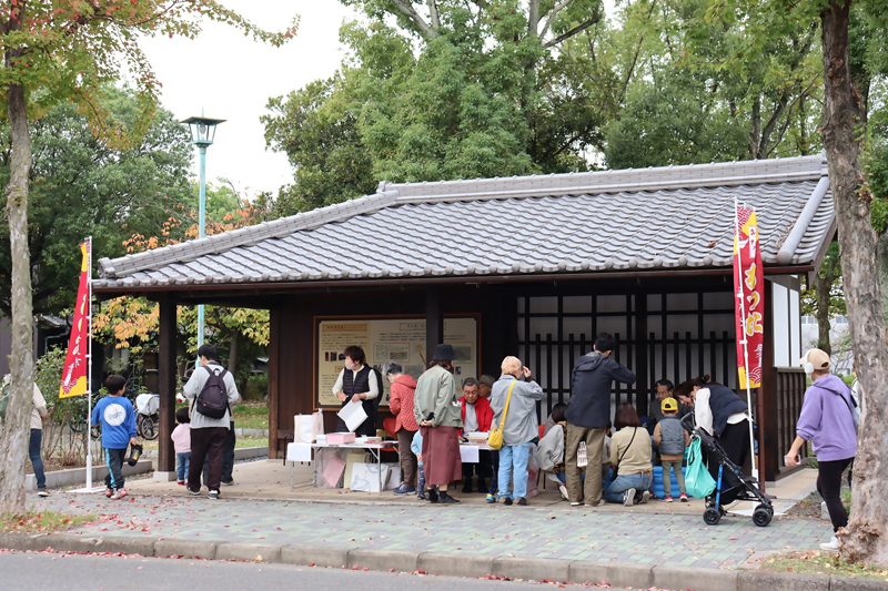 写真：魚問屋モニュメント物販所の様子