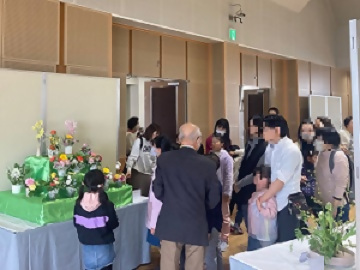 写真:作品解説の様子