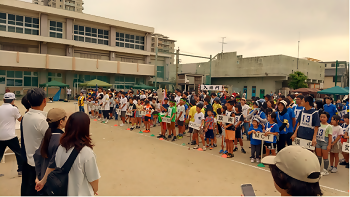 写真:運動会入場