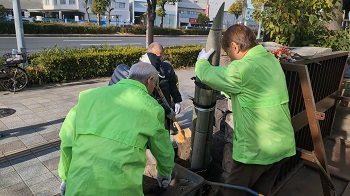 写真:沢上中学校門松づくり