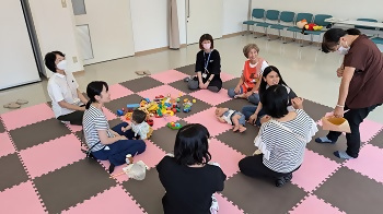 写真:子育て交流会の様子
