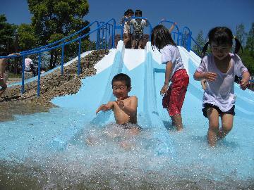 写真：「じゃぶじゃぶ池」