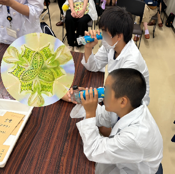 写真：8月2日（金曜日） プランクトン万華鏡を作ろう