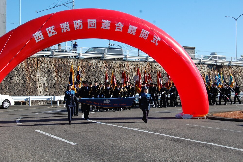 写真:分列行進1