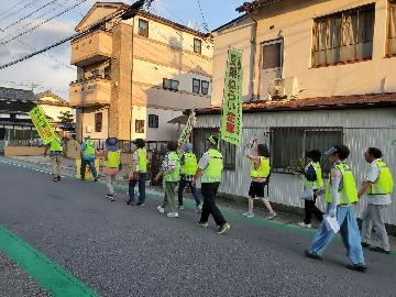 写真:徒歩によるパトロールの様子