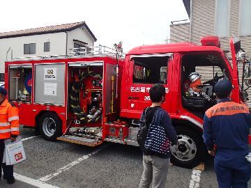 写真:消防車の展示の様子