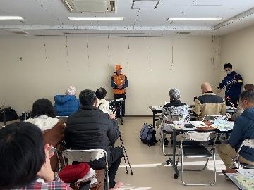 写真：出発前のガイダンス