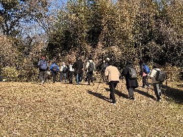 写真：大高城跡内を進みます