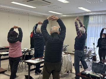 写真：入念にストレッチ