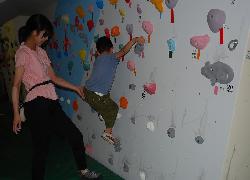 写真:ボルダリング