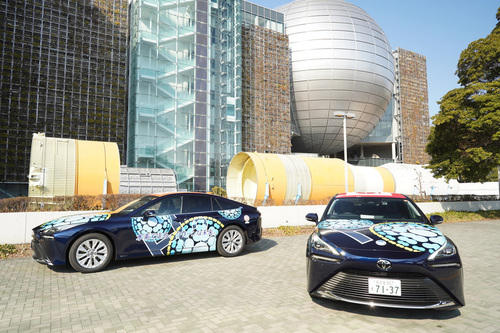 写真：ラッピングされた燃料電池自動車