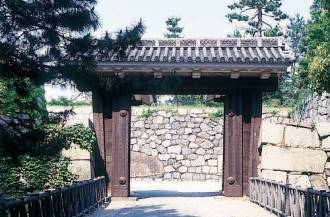 写真:旧二之丸東二之門