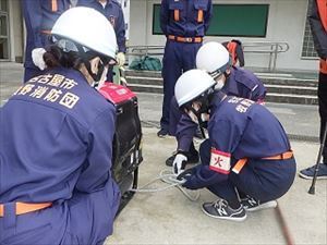 写真:資機材取り扱い訓練の様子です。 【消防団の記録】牧野消防団 2024年3月16日