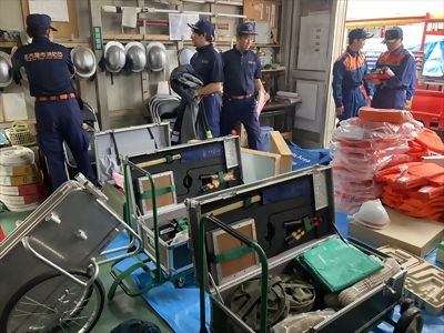 写真:整理しています。1 【消防団の記録】中村消防団 2024年6月15日