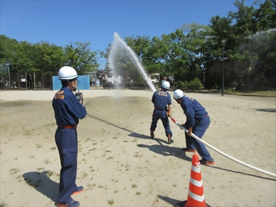 写真:放水しています 【消防団の記録】千成消防団 2024年8月18日