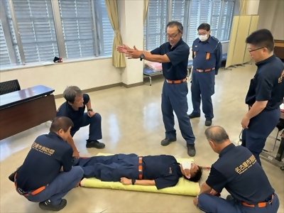 写真:毛布の応急担架 【消防団の記録】日吉消防団 2024年8月18日