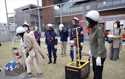 写真:スタンドパイプ取扱いの様子です 【消防団の記録】本陣消防団 2023年11月12日