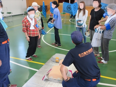 写真:心肺蘇生訓練の様子です 2023年9月17日 八社消防団
