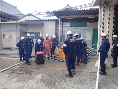 写真:ポンプ操作の様子です 2023年9月10日 稲西消防団