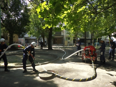 写真:防火水槽への放水です 2023年8月20日 亀島消防団