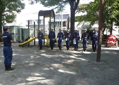 写真:整列の様子です 2023年7月23日 亀島消防団