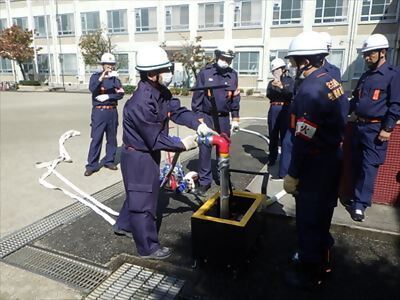 写真:スタンドパイプ取り扱いの様子です 【消防団の記録】牧野消防団 2023年10月15日