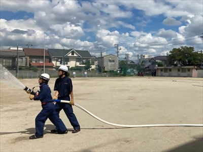 写真:放水訓練の様子です 2023年9月10日 中村消防団