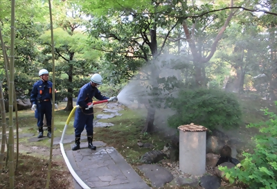 写真:散水の様子です 2023年7月28日 稲葉地消防団・中村消防団・豊臣消防団