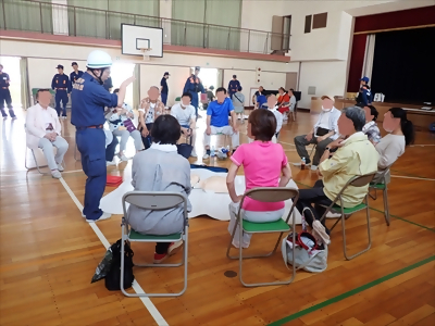 写真:救命講習の様子です 2023年7月23日 千成消防団