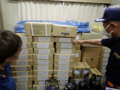 写真:備蓄品の確認の様子です 2023年6月18日 諏訪消防団