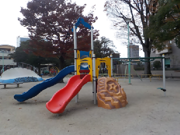 写真:複合遊具