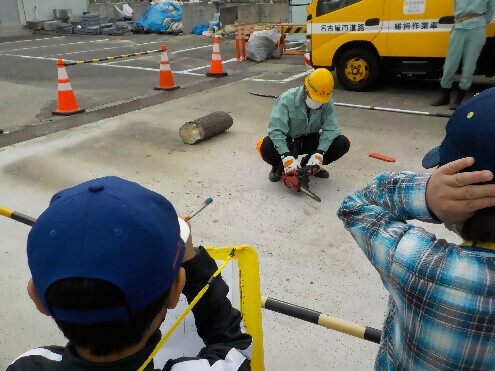 写真:チェンソー