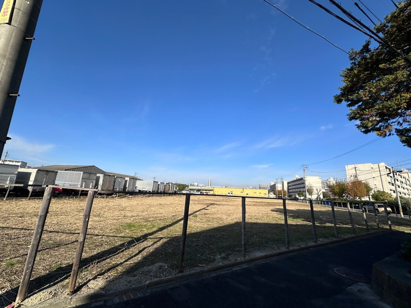 市1「港区稲永五丁目29番3、30番3、52番1、1010番1」の物件を南側から撮影した写真です。