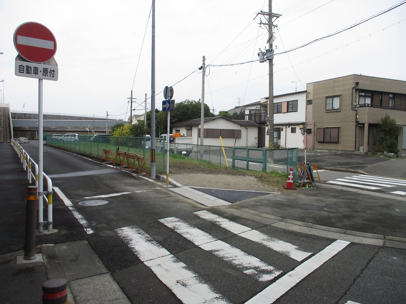 市2「港区多加良浦町三丁目34番1、35番1、35番2、35番3、35番4」の物件を南東側から撮影した写真です。