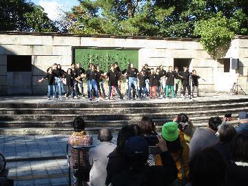 写真:昨年度のステージの様子です。