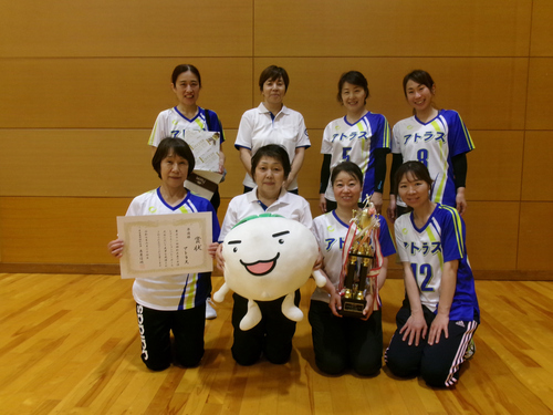 表彰式後の集合写真(アトラスチーム)