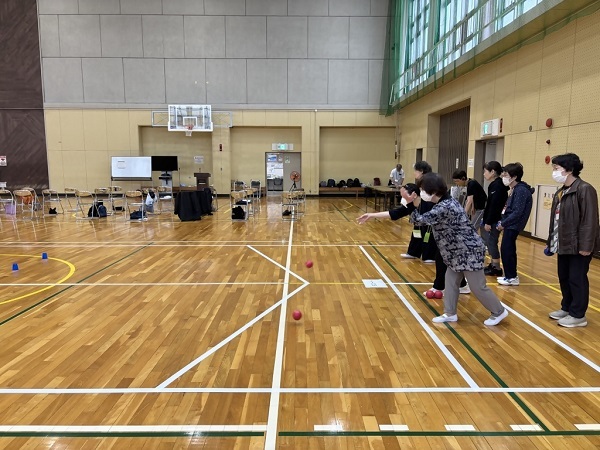 写真:ボッチャ体験会の様子