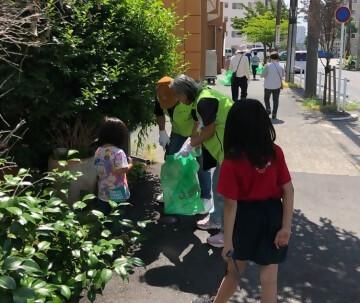 松原学区の清掃活動写真