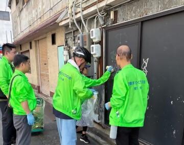 落書き消し活動の写真